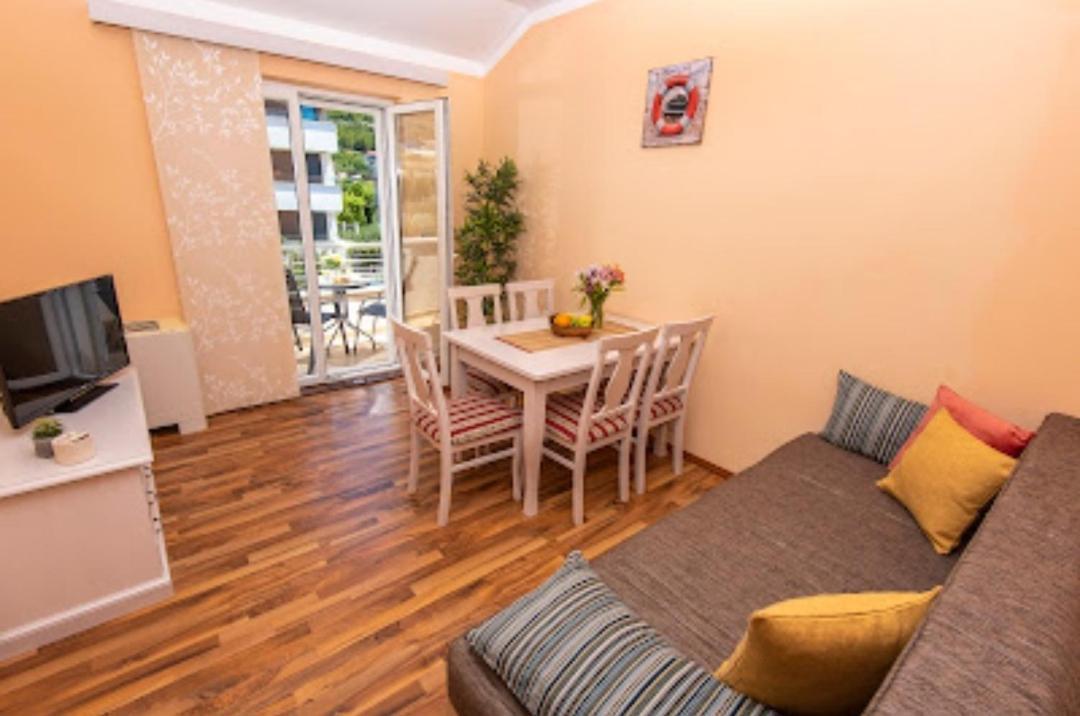 Apartmani Dubrava Podstrana Exteriör bild