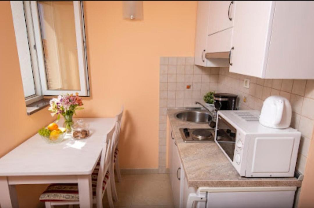 Apartmani Dubrava Podstrana Exteriör bild
